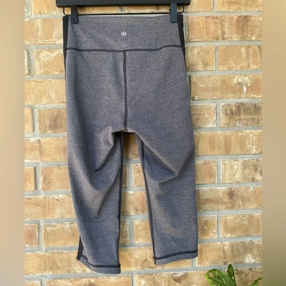 Lululemon Squad Goals Crop (17") ~Heathered Gray & Black, Size 6 - Picture 6 of 9